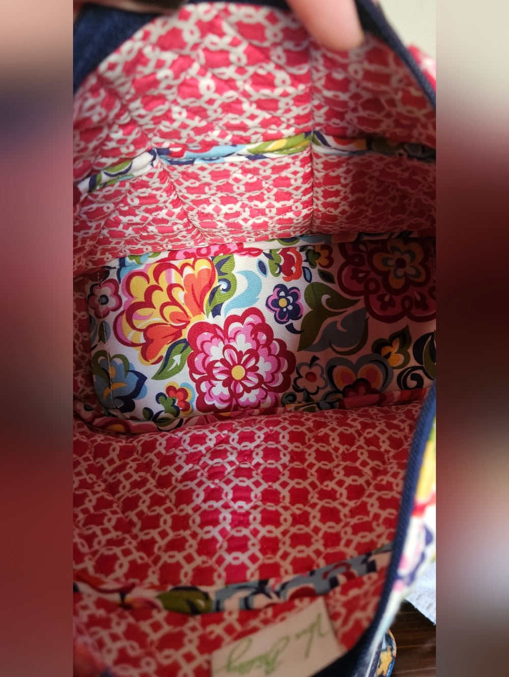 Vera Bradley On The Go Bag In Hope Garden - Picture 4 of 4